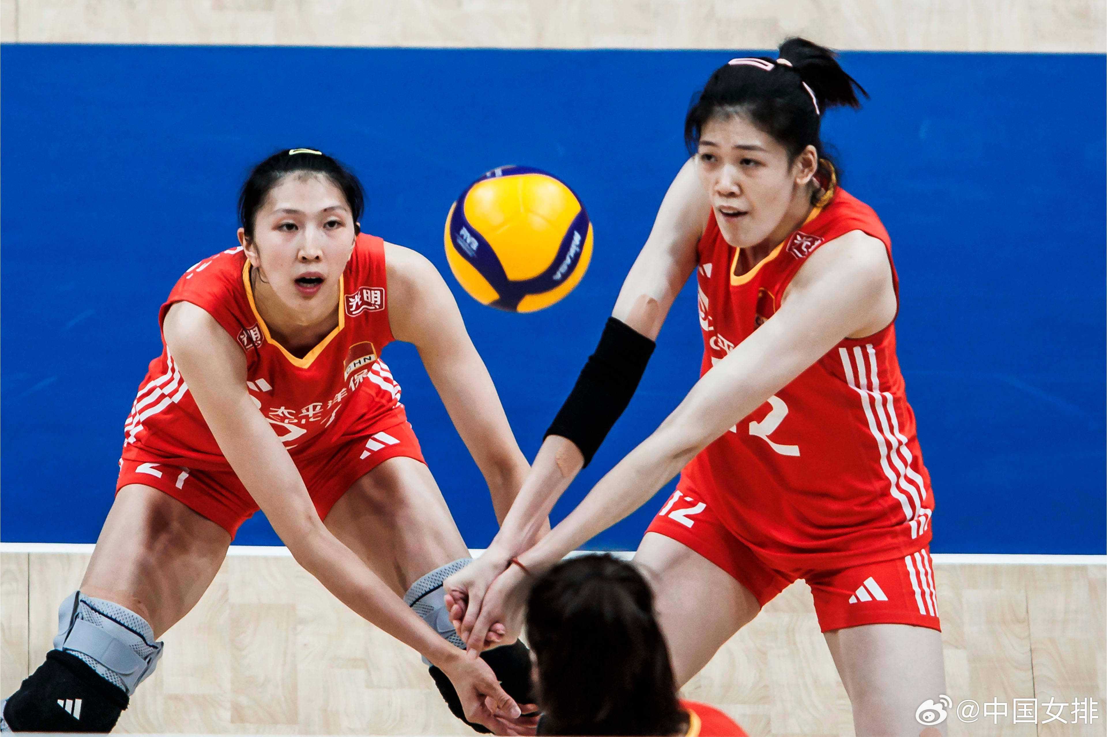 关于惊天大逆转！世联赛-中国女排3-2美国队的信息