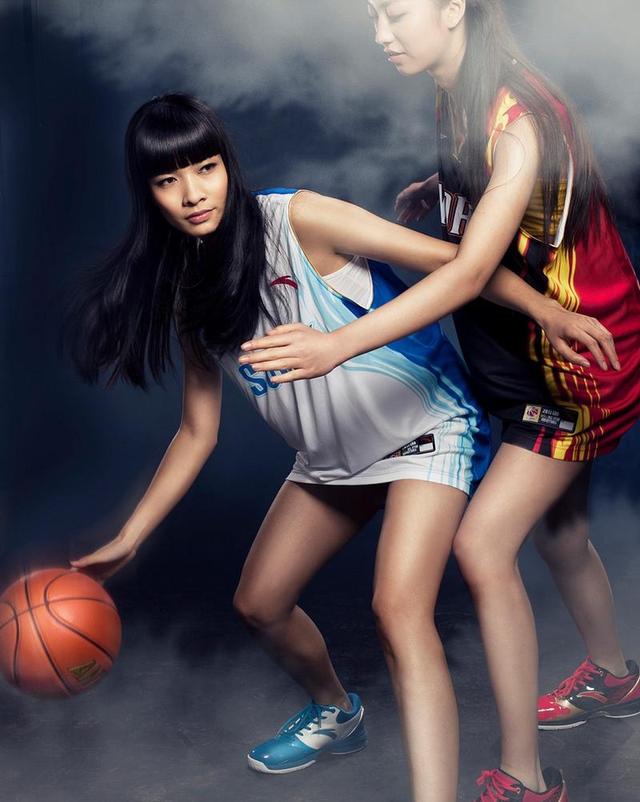 4届助攻王+2届抢断王!中国女篮26岁控卫蜕变:张子宇绝配